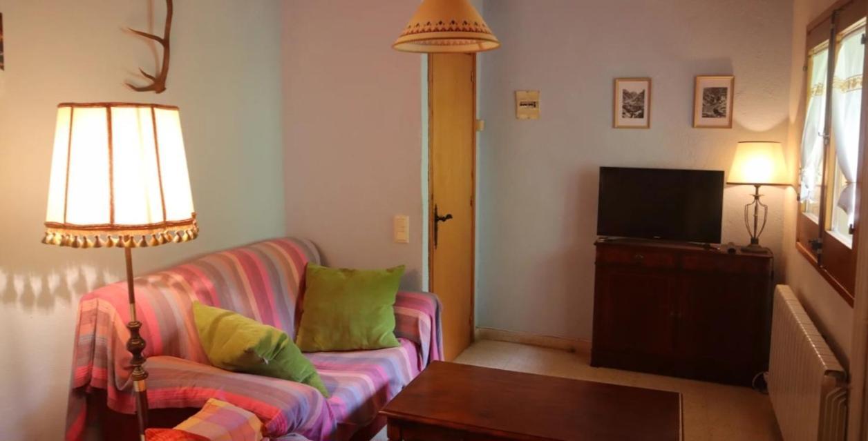 Bed and Breakfast Cal Calau Planoles Exterior foto