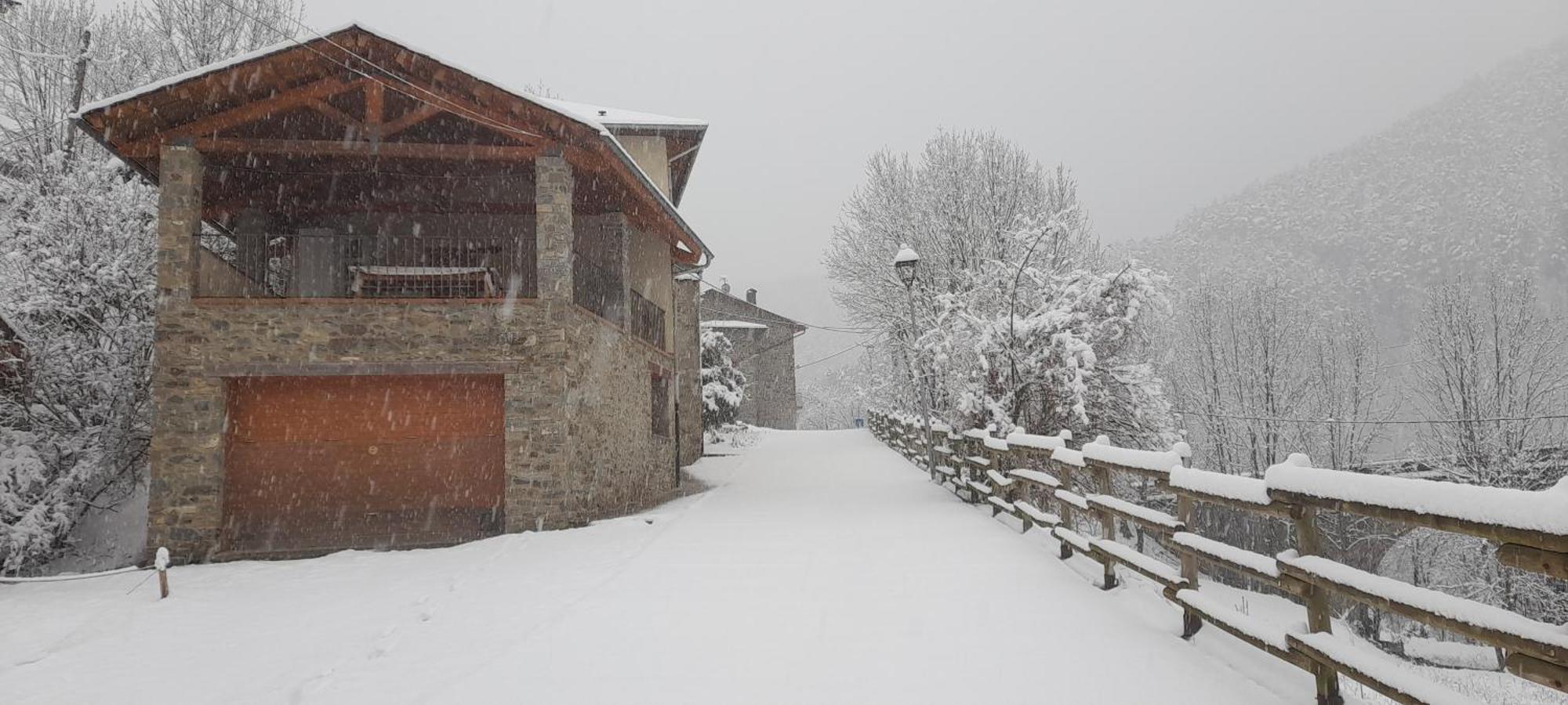 Bed and Breakfast Cal Calau Planoles Exterior foto
